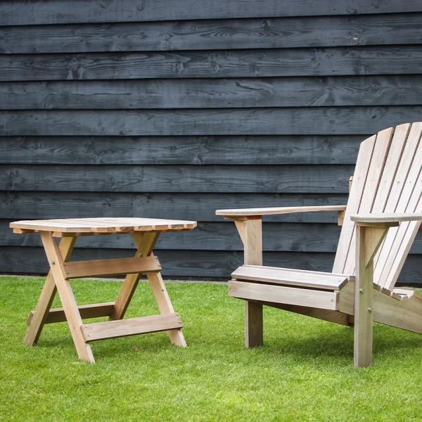 adirondack stoel met ronde bijzettafel